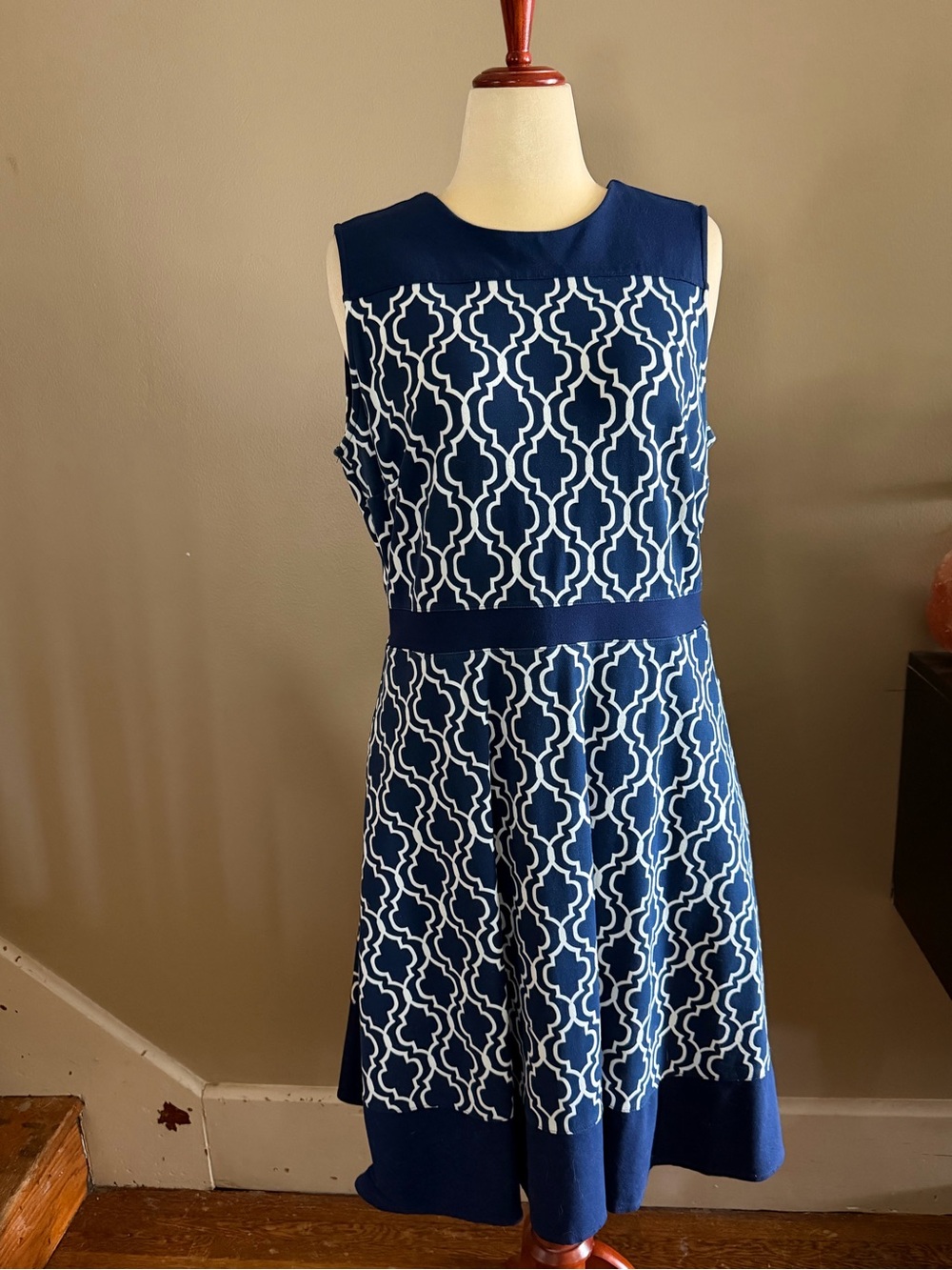 Land’s End Navy and White Geometric Sleeveless Dress Fit & Flare EUC